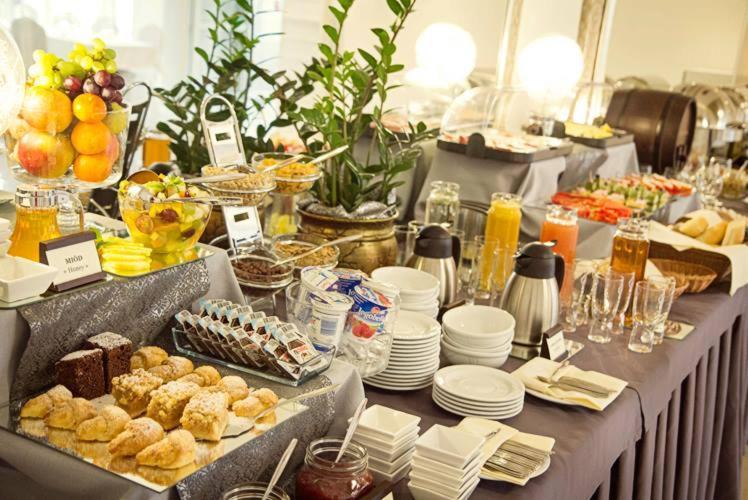 Hotel Miodowy Mlyn Опатув Экстерьер фото