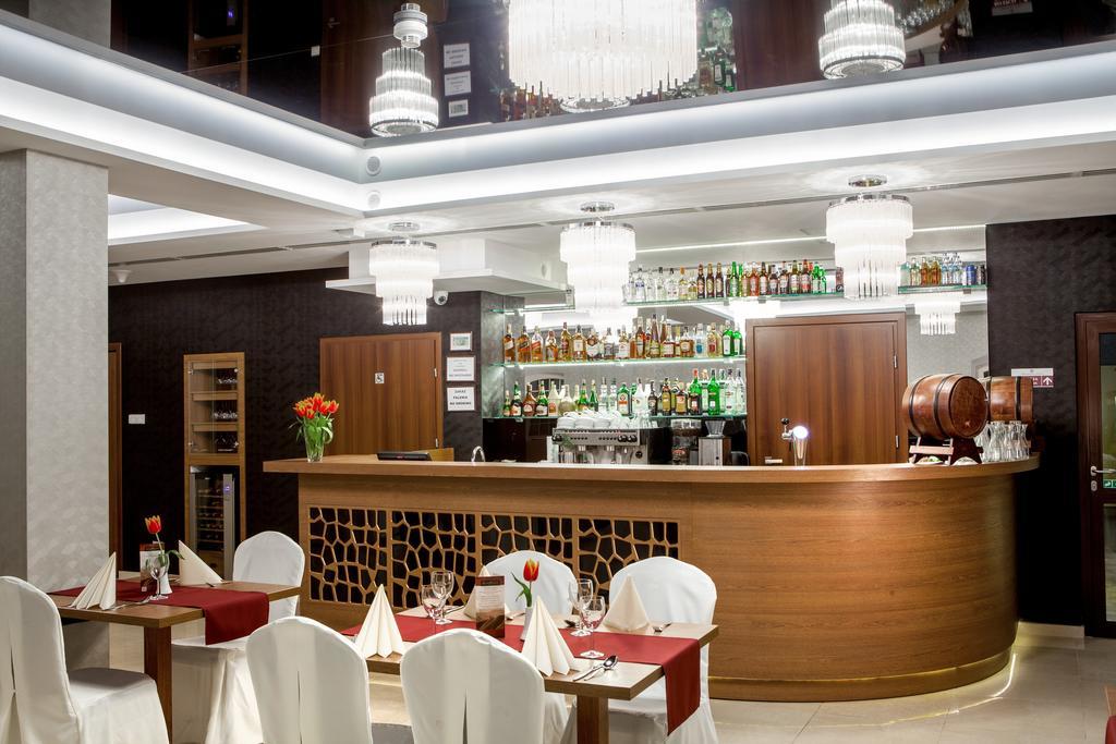 Hotel Miodowy Mlyn Опатув Экстерьер фото